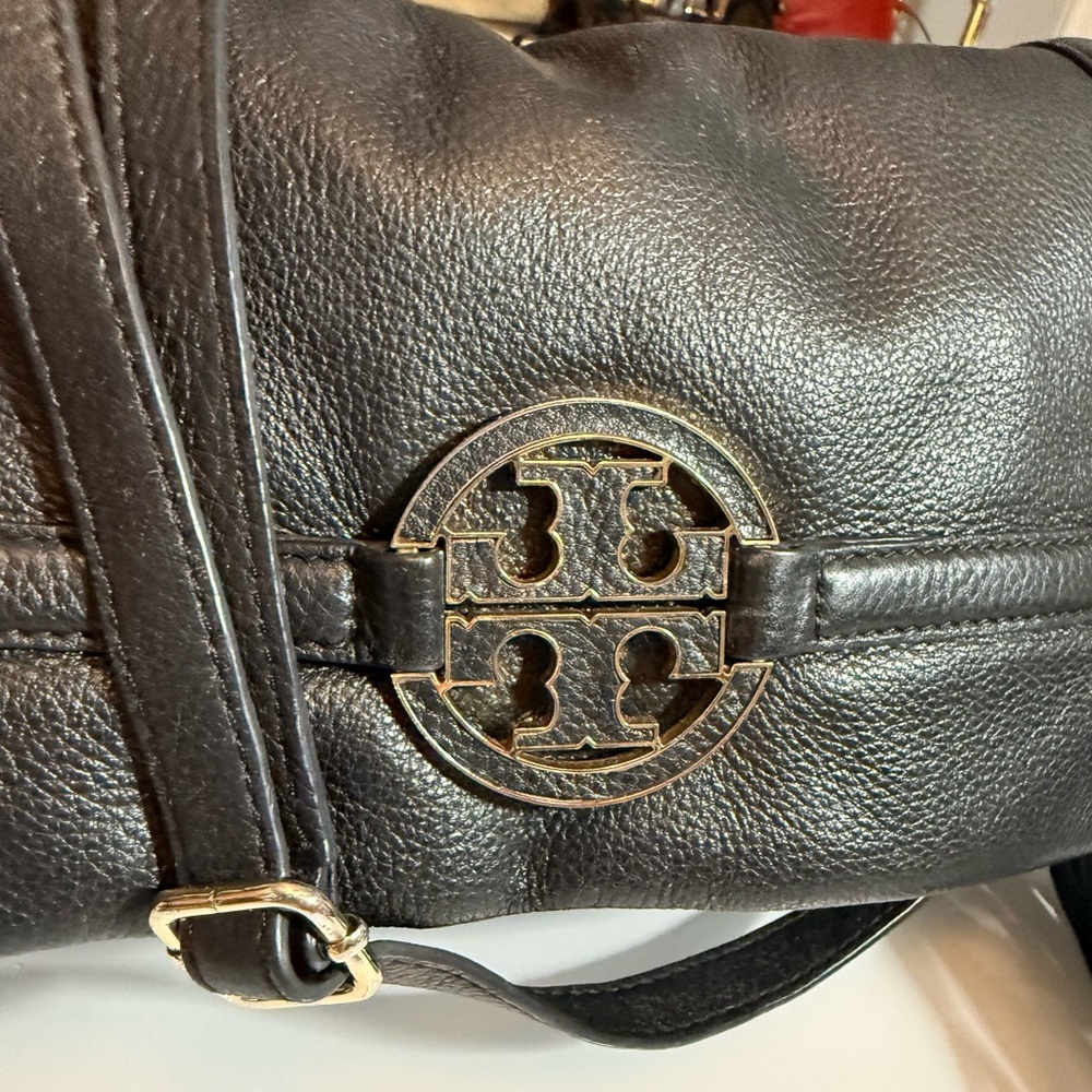 Tory Burch Amanda Black Foldover Messenger/Crossbody Bag. - Picture 3 of 13
